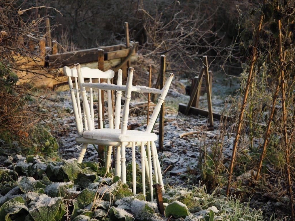 Hibernating winter chairs